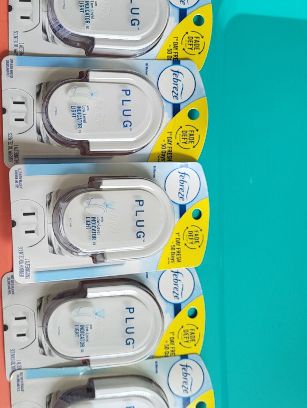 5 Febreze White Plug-In Air Freshener Twin Pack Appearance
